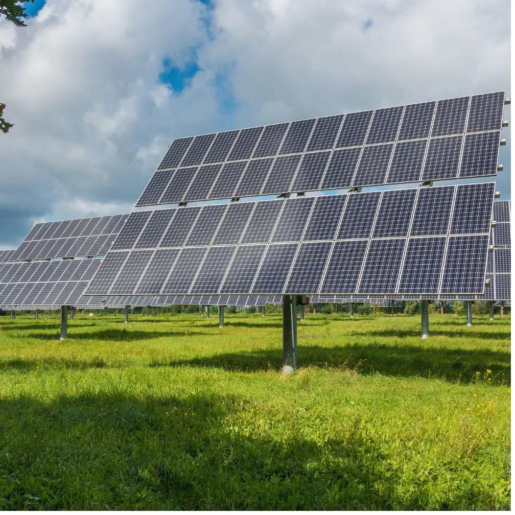 Instalación de paneles solares fotovoltaicos en una vivienda de Maó (Mahón), Menorca